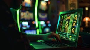 Không gian giải trí số với giao diện thể thao và casino cho người dùng Việt